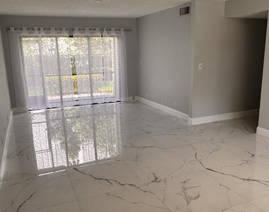 9150 Nw 38th Drive - Photo Thumbnail 15