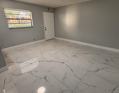 9150 Nw 38th Drive - Photo Thumbnail 16