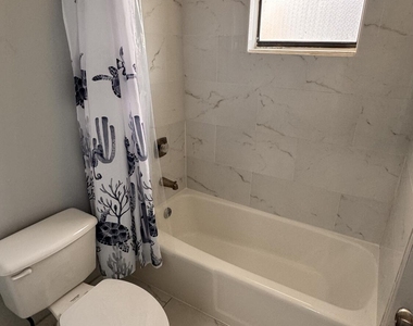9150 Nw 38th Drive - Photo Thumbnail 17