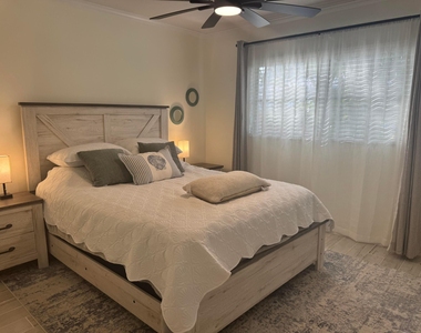 929 Jackson Way - Photo Thumbnail 11