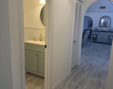 929 Jackson Way - Photo Thumbnail 16