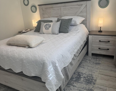 929 Jackson Way - Photo Thumbnail 12