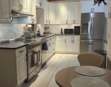 929 Jackson Way - Photo Thumbnail 18