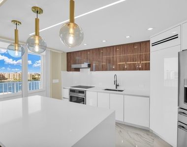 550 S Ocean Boulevard - Photo Thumbnail 5