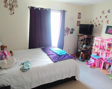 1009 Green Pine Boulevard - Photo Thumbnail 7