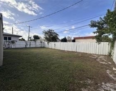 728 Sw 6th Street - Photo Thumbnail 4