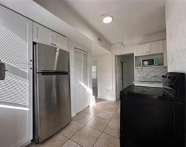 728 Sw 6th Street - Photo Thumbnail 15