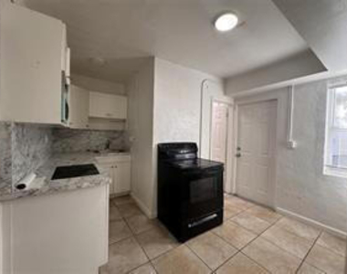 728 Sw 6th Street - Photo Thumbnail 13