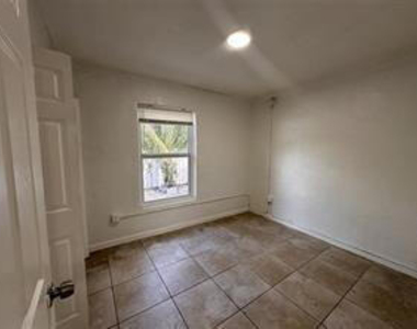 728 Sw 6th Street - Photo Thumbnail 10