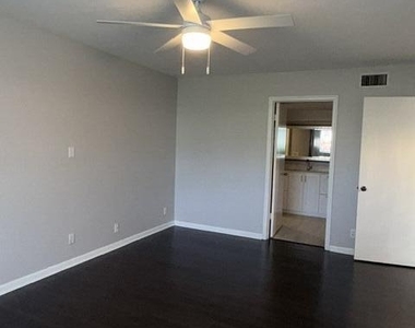 3326 Arcara Way - Photo Thumbnail 9