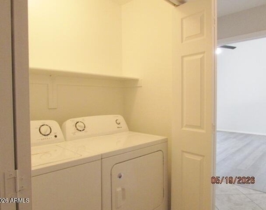 5763 W Freeway Lane - Photo Thumbnail 14