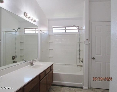 5763 W Freeway Lane - Photo Thumbnail 9
