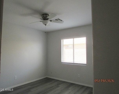 5763 W Freeway Lane - Photo Thumbnail 6