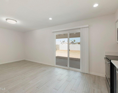 3316 E Helena Drive - Photo Thumbnail 4