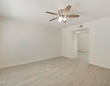 3316 E Helena Drive - Photo Thumbnail 6