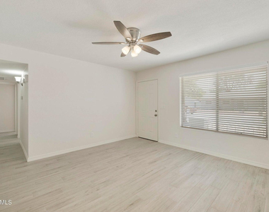 3316 E Helena Drive - Photo Thumbnail 8