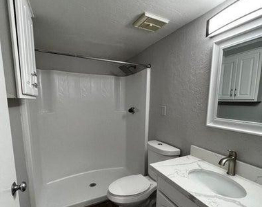 12221 W Bell Road - Photo Thumbnail 7