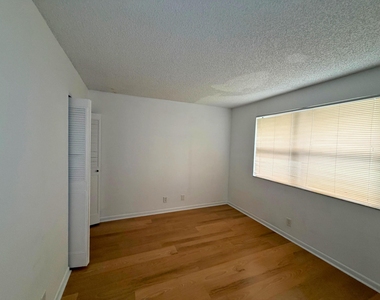 1244 S Military Trail - Photo Thumbnail 5
