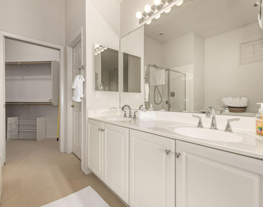 8270 N Hayden Road - Photo Thumbnail 15