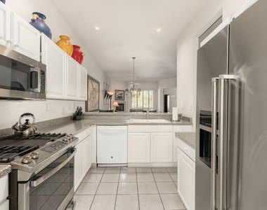 8270 N Hayden Road - Photo Thumbnail 3
