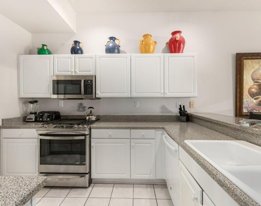 8270 N Hayden Road - Photo Thumbnail 4