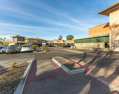 8270 N Hayden Road - Photo Thumbnail 30