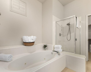 8270 N Hayden Road - Photo Thumbnail 16