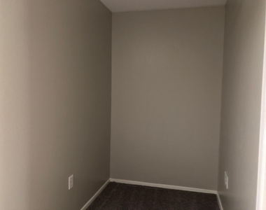 125 S 56th Street - Photo Thumbnail 13