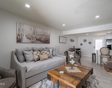 4351 N 36th Street - Photo Thumbnail 9