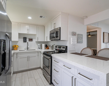 4351 N 36th Street - Photo Thumbnail 3