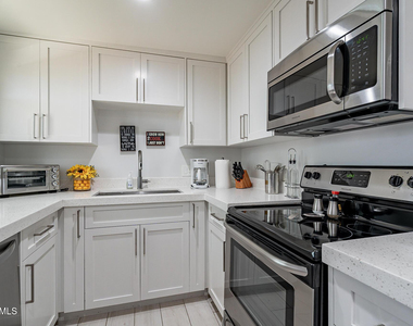 4351 N 36th Street - Photo Thumbnail 4