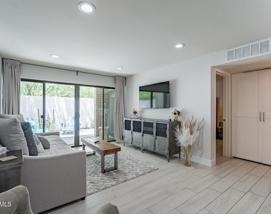 4351 N 36th Street - Photo Thumbnail 15