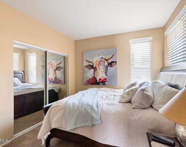 7009 E Acoma Drive - Photo Thumbnail 9