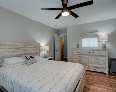 6633 Old Farm Trail - Photo Thumbnail 15