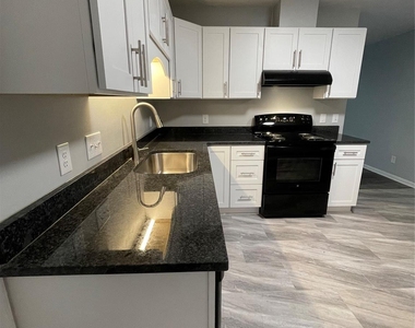 2815 Ravencroft Drive - Photo Thumbnail 6