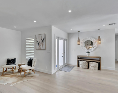 530 Nw 14th Street - Photo Thumbnail 5