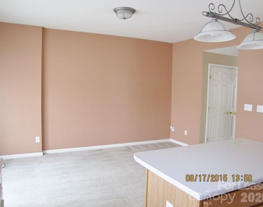 18040 Delmas Drive - Photo Thumbnail 7