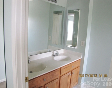 18040 Delmas Drive - Photo Thumbnail 15