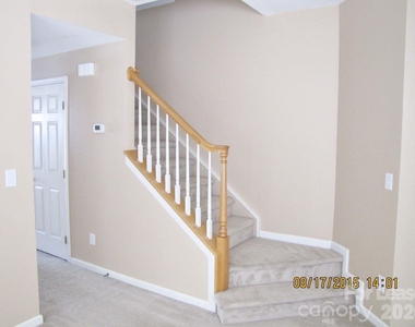 18040 Delmas Drive - Photo Thumbnail 11