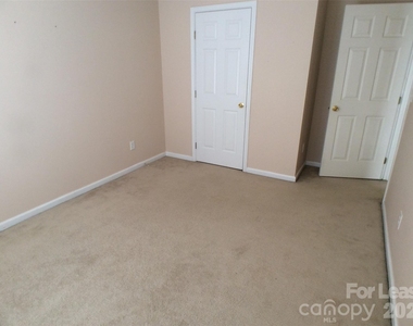 18040 Delmas Drive - Photo Thumbnail 25