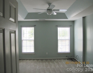 18040 Delmas Drive - Photo Thumbnail 12