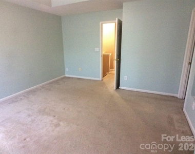 18040 Delmas Drive - Photo Thumbnail 23