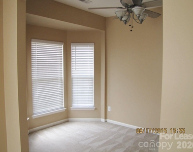 18040 Delmas Drive - Photo Thumbnail 4