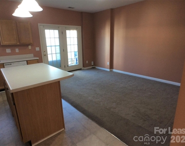 18040 Delmas Drive - Photo Thumbnail 9