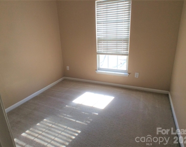 18040 Delmas Drive - Photo Thumbnail 26