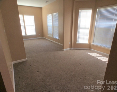 18040 Delmas Drive - Photo Thumbnail 22