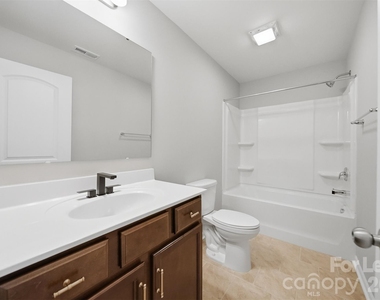 5041 Mooreland Oaks Way - Photo Thumbnail 8