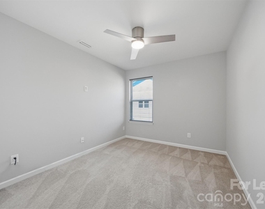 5041 Mooreland Oaks Way - Photo Thumbnail 9