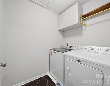 5041 Mooreland Oaks Way - Photo Thumbnail 7