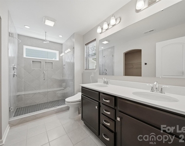 5041 Mooreland Oaks Way - Photo Thumbnail 14